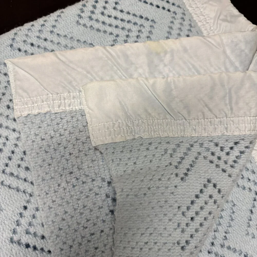 Vintage Moonweave Scotland Blue Cellular Blue Blanket Satin Trim‎  Acrylic 70x88